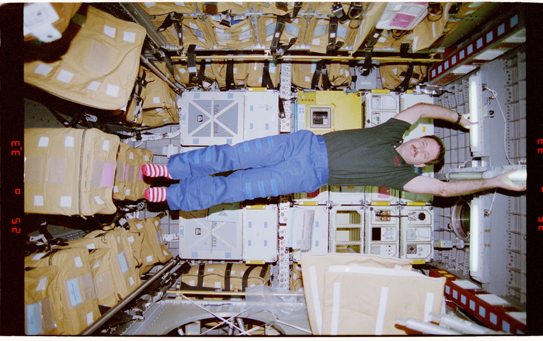 STS081-302-009.jpg