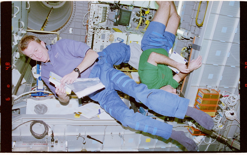 STS081-309-015.jpg