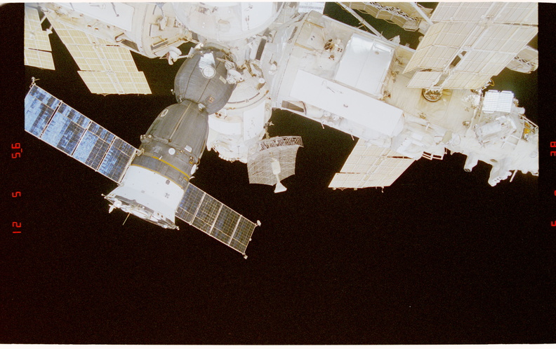 STS081-312-013.jpg