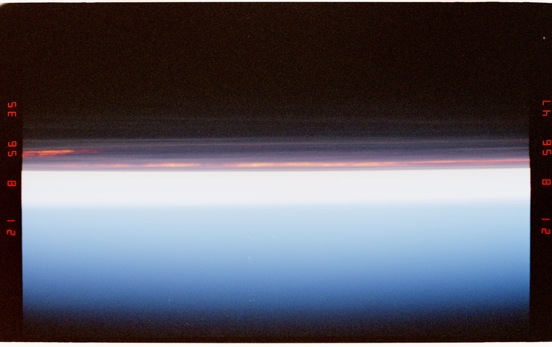 STS081-323-003.jpg