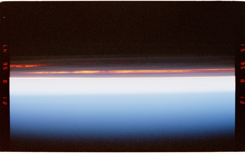 STS081-323-004.jpg