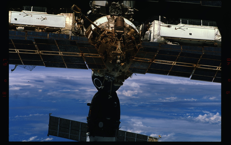 STS081-328-002.jpg