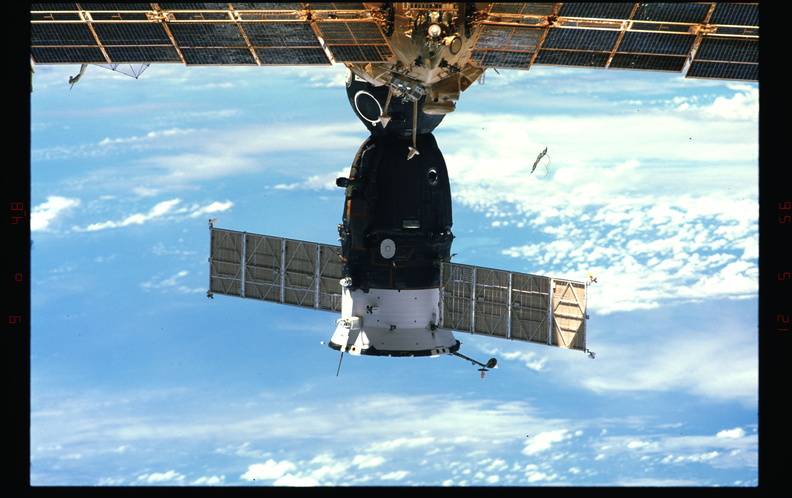 STS081-328-003.jpg