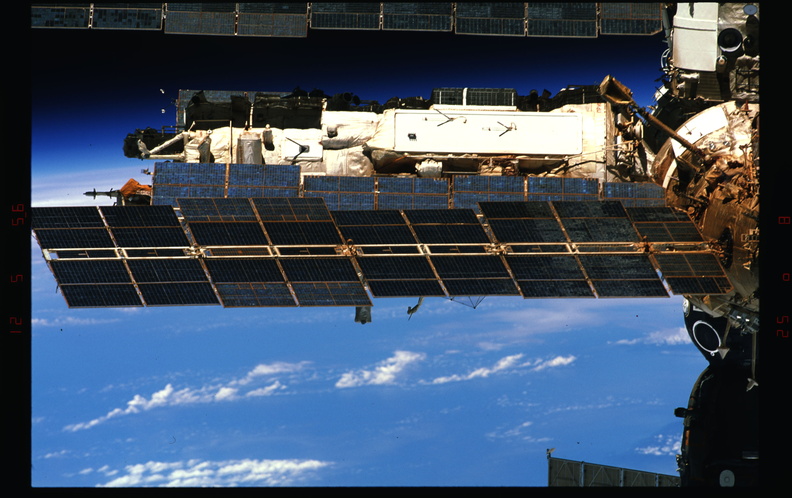 STS081-328-004.jpg