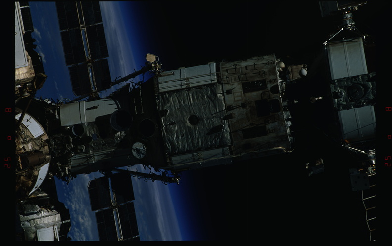 STS081-328-005.jpg