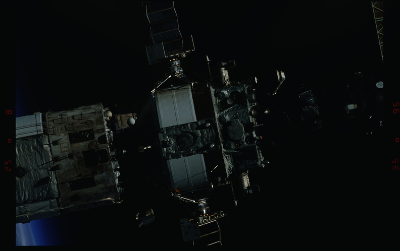 STS081-328-006.jpg