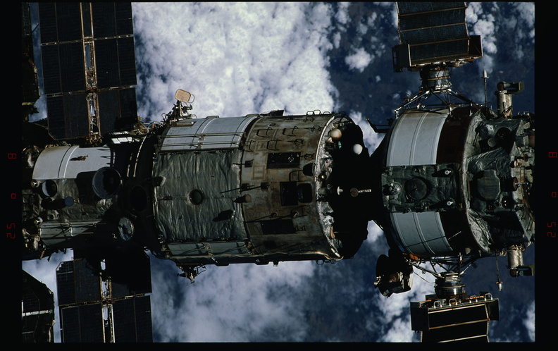 STS081-328-026.jpg