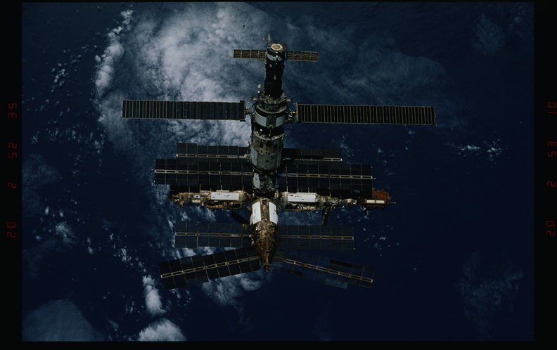STS081-328-031.jpg