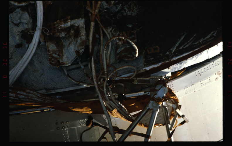 STS081-334-007.jpg