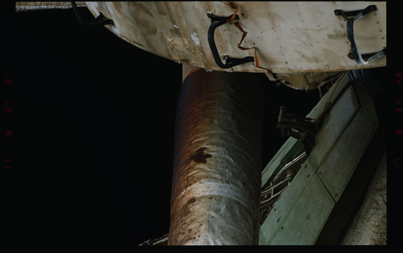 STS081-334-023.jpg