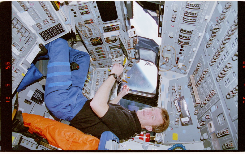 STS081-340-009.jpg