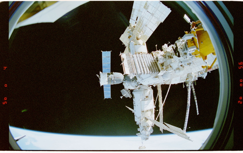 STS081-342-010.jpg