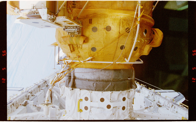 STS081-344-012.jpg