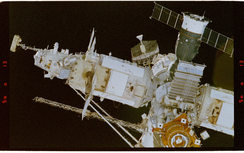STS081-346-005.jpg