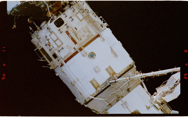 STS081-346-010.jpg