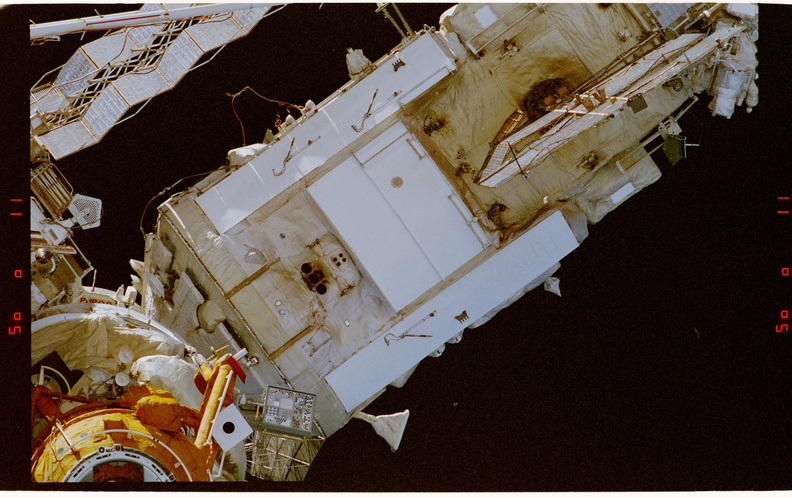 STS081-346-012.jpg