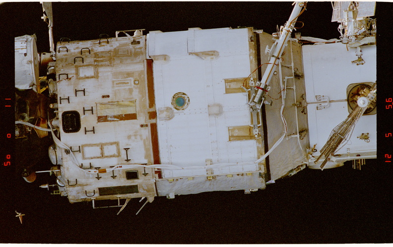 STS081-346-015.jpg