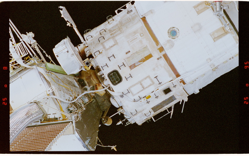 STS081-346-019.jpg