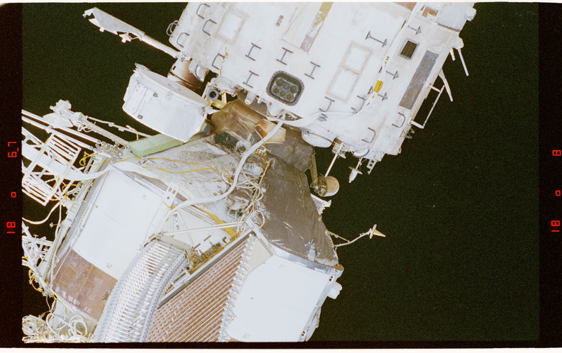 STS081-346-028.jpg