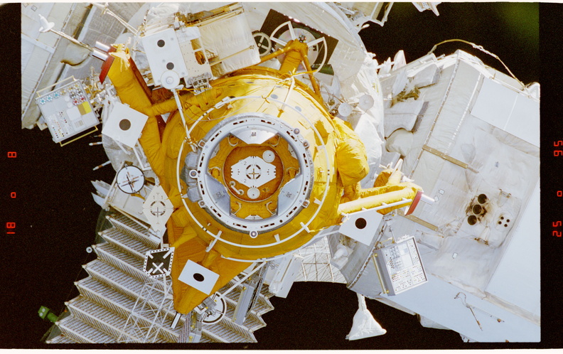 STS081-346-029.jpg