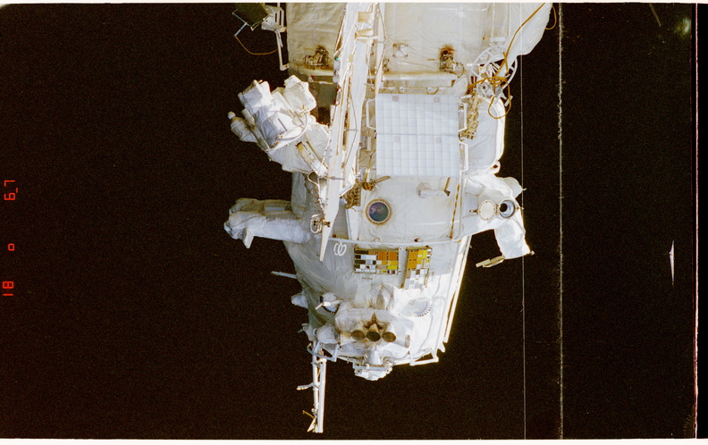 STS081-346-037.jpg