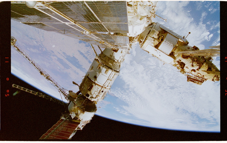 STS081-347-019.jpg
