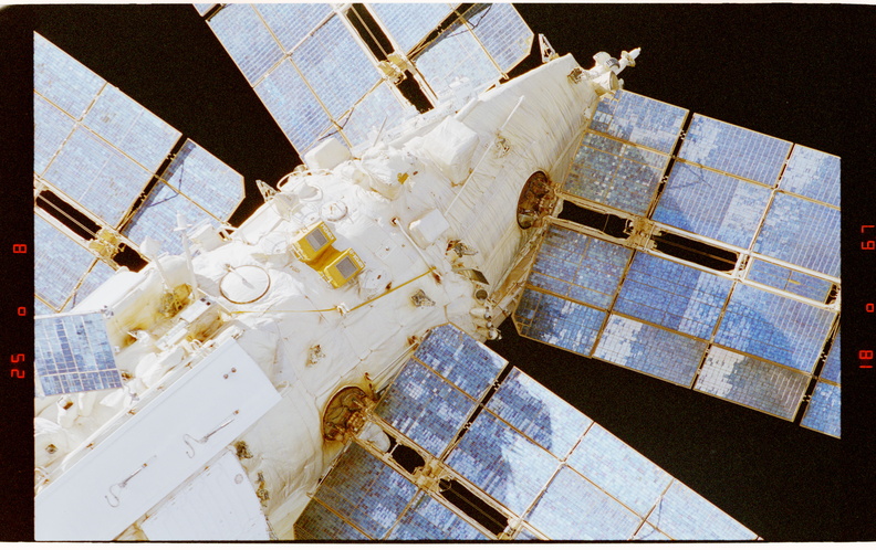STS081-351-007.jpg