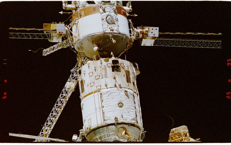 STS081-351-026.jpg
