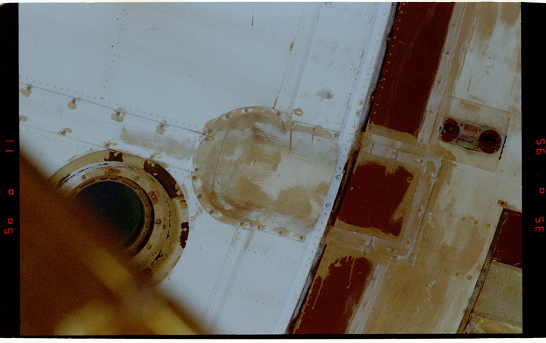 STS081-357-001.jpg
