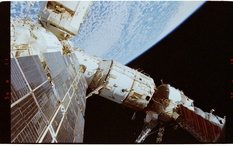 STS081-358-026.jpg