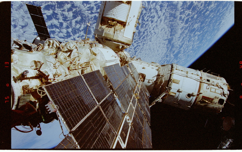 STS081-358-027.jpg