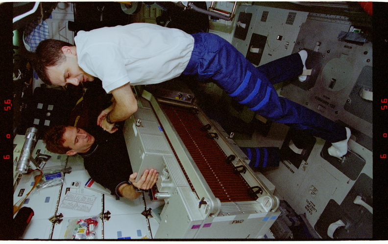 STS081-361-014.jpg