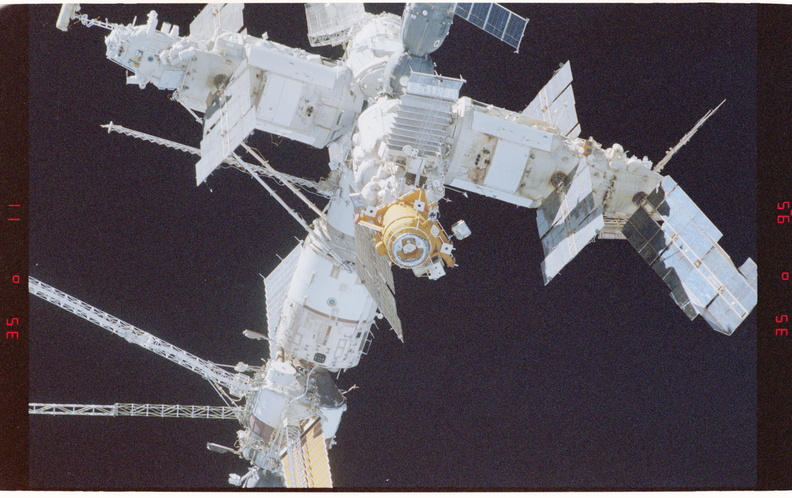 STS081-364-029.jpg