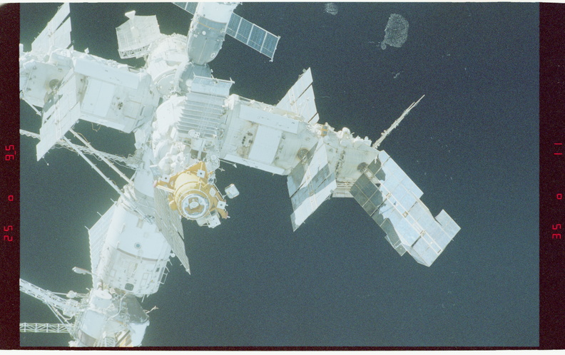 STS081-364-031.jpg