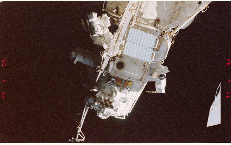 STS081-367-001.jpg