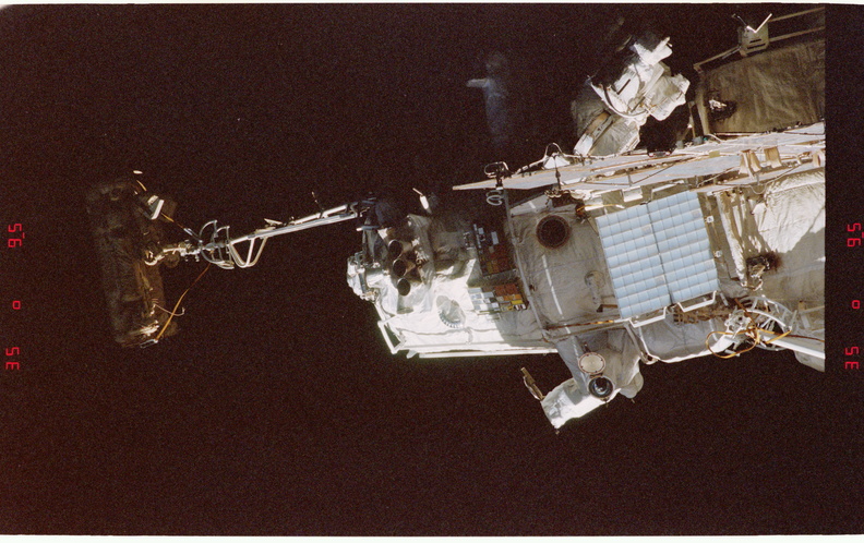 STS081-367-002.jpg