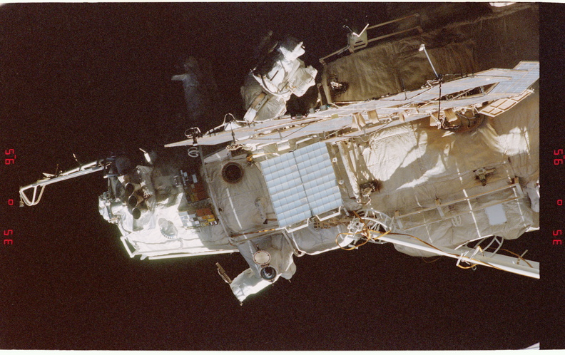 STS081-367-004.jpg