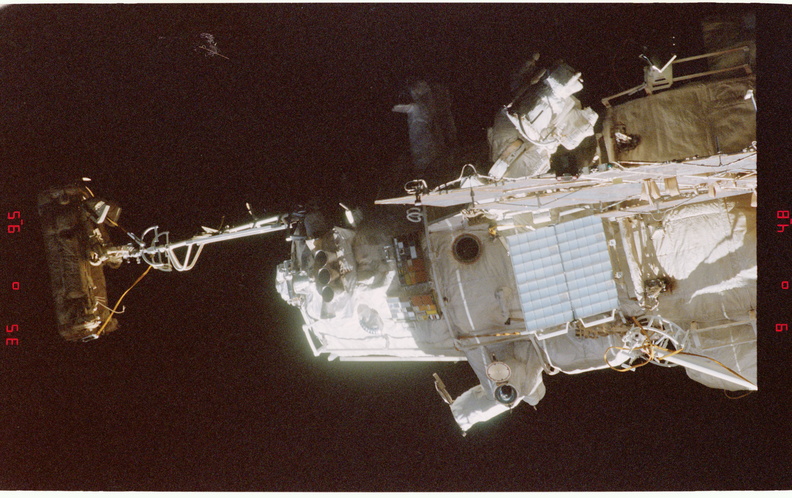 STS081-367-005.jpg