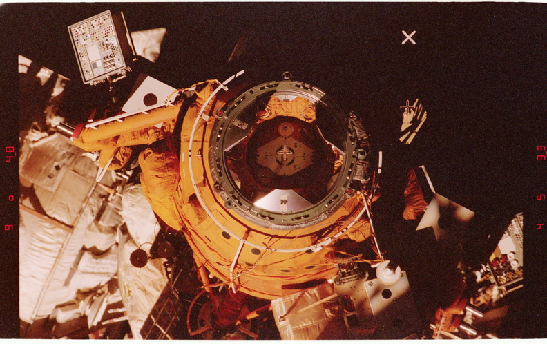 STS081-367-006.jpg