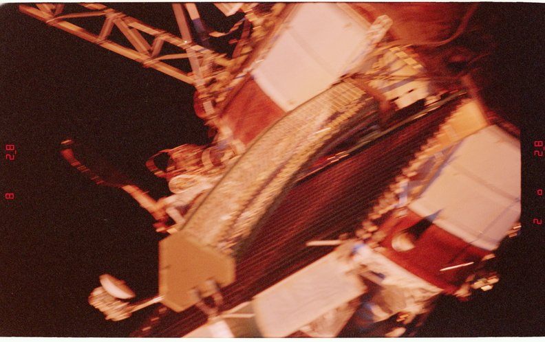 STS081-367-008.jpg