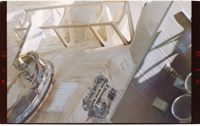 STS081-367-021.jpg