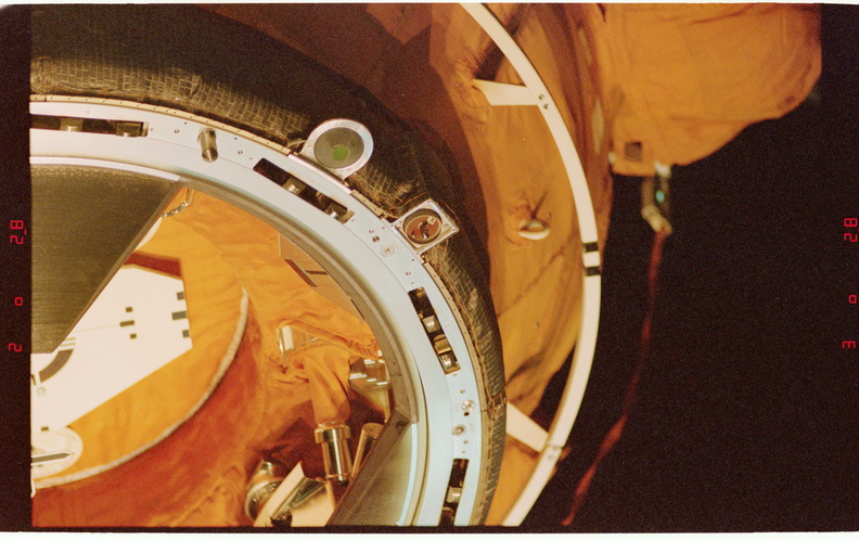 STS081-371-025.jpg