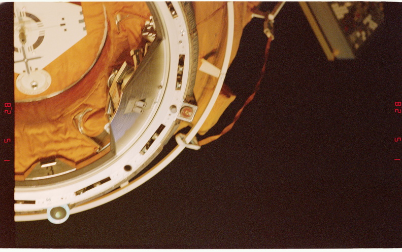 STS081-371-027.jpg