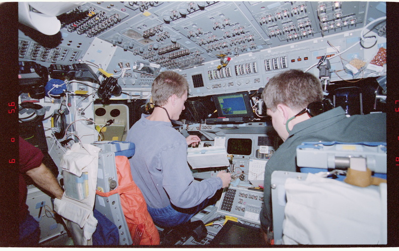 STS081-373-007.jpg