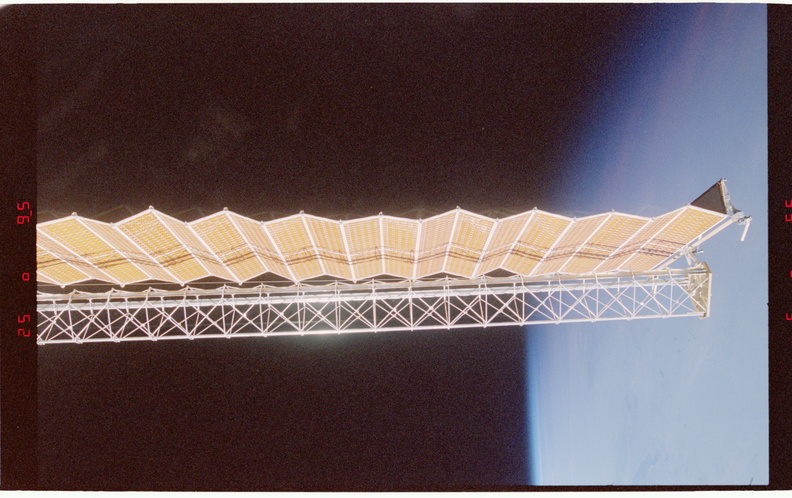 STS081-373-017.jpg
