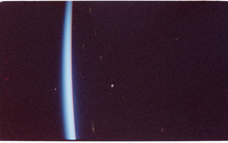 STS081-375-030.jpg