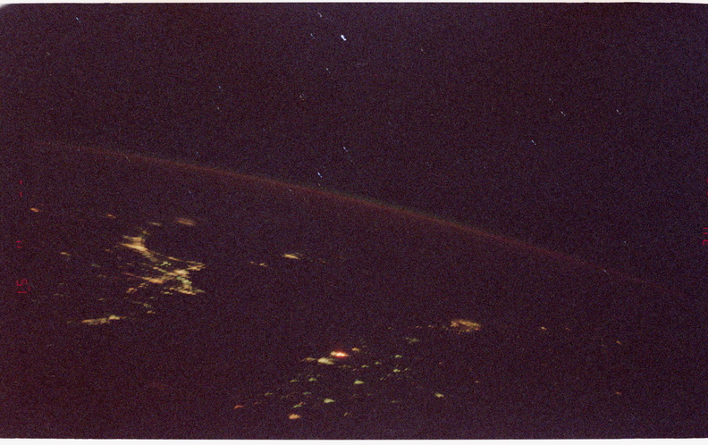 STS081-384-002.jpg