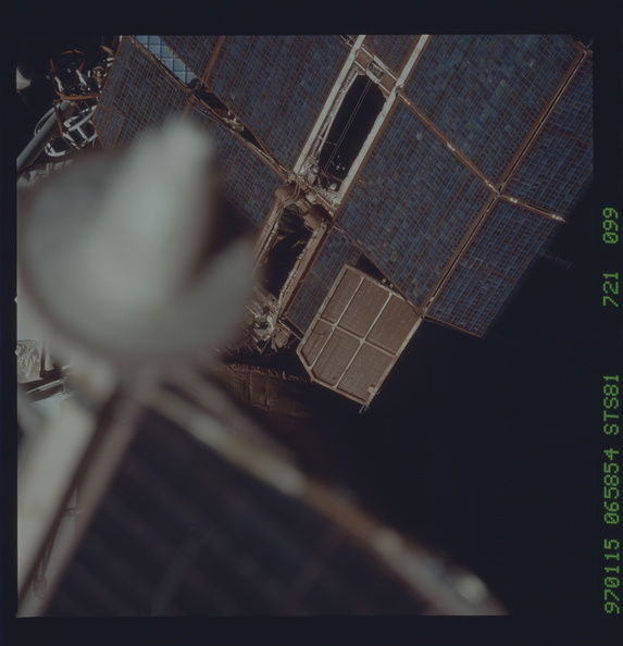 STS081-721-099.jpg