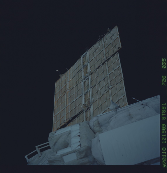 STS081-726-035.jpg