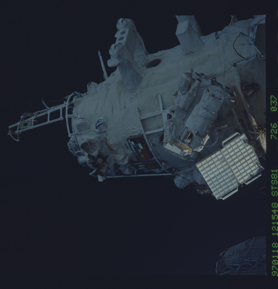 STS081-726-037.jpg